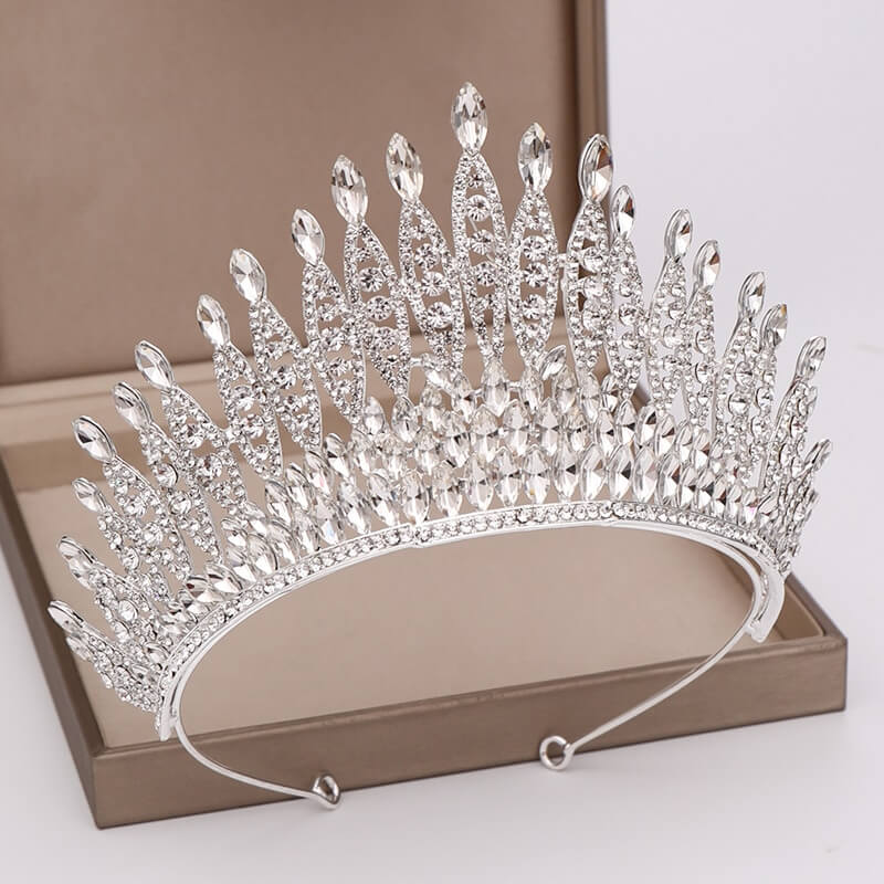 Tiare en cristal ornée de strass