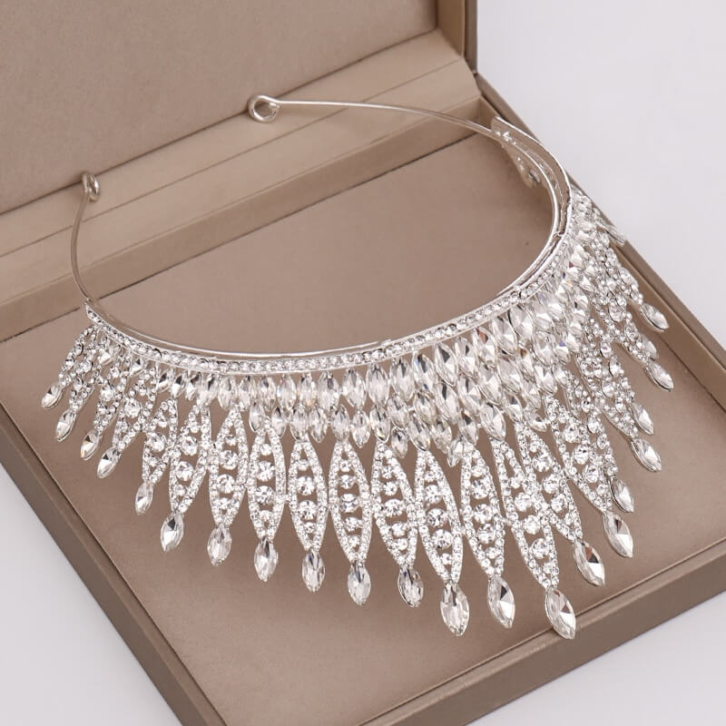 Tiare en cristal ornée de strass