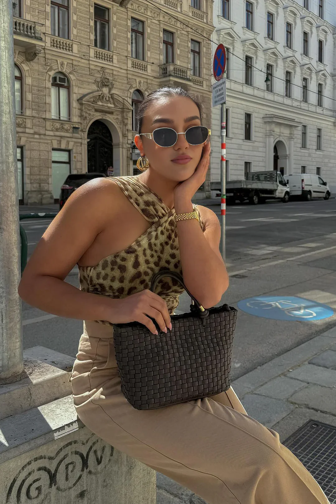 Top asymétrique à motif animal
