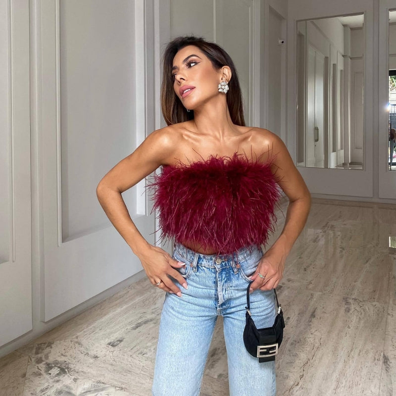 Top sans manches avec fourrure douce, détails audacieux et design ludique