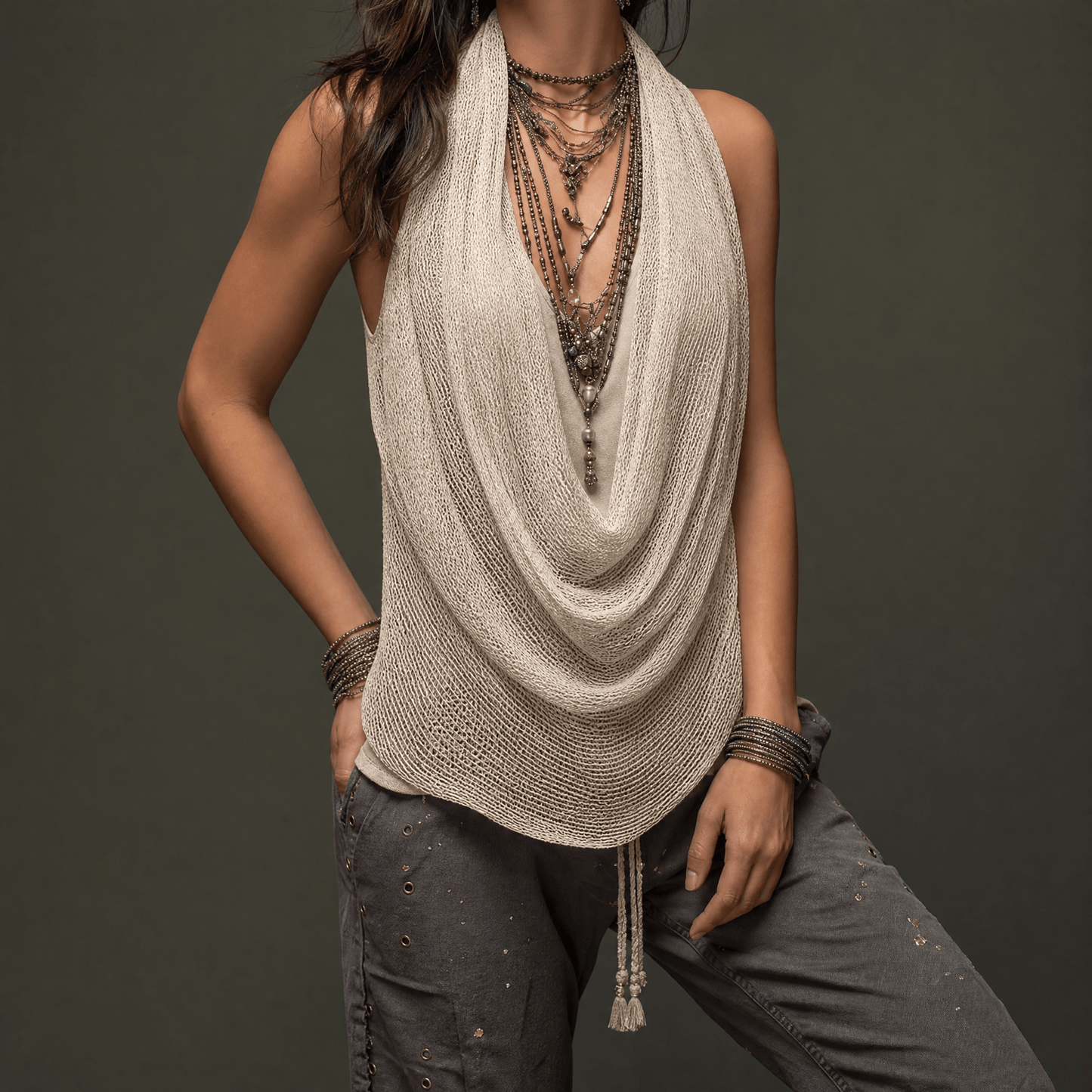 Top sans manches tricoté col halter drapé cowl