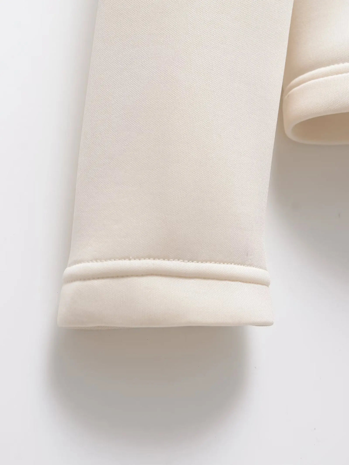 Veste d'hiver pour femme légèrement matelassée avec capuche et poches invisibles
