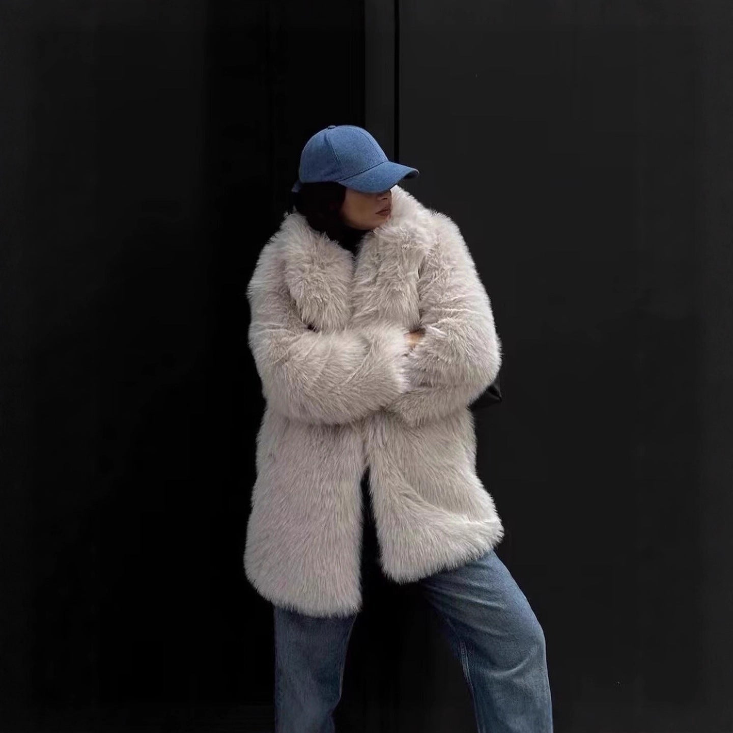 Veste de luxe en fausse fourrure coupe élégante, chaude et confortable