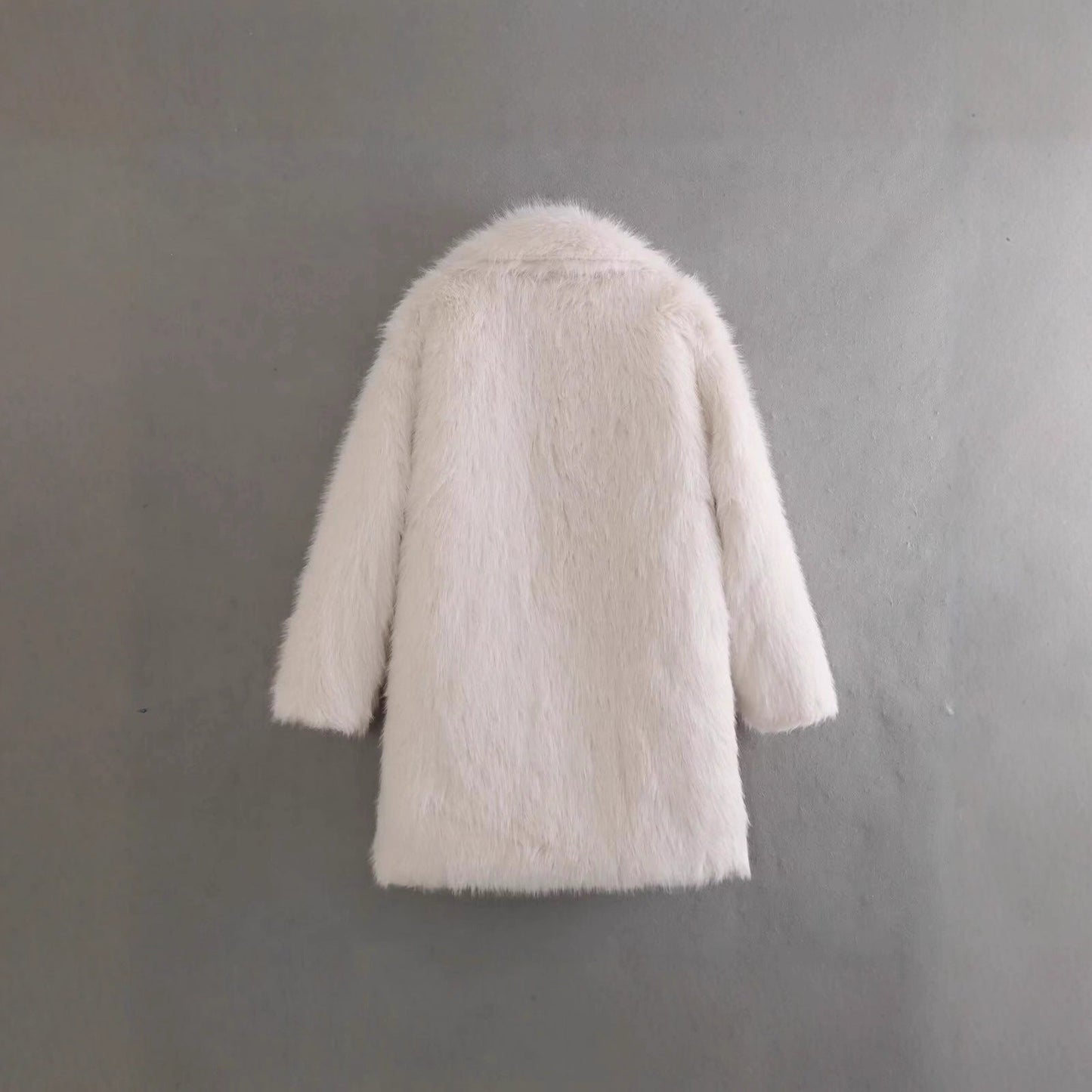 Veste de luxe en fausse fourrure coupe élégante, chaude et confortable