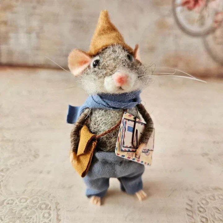 WhiskerWool™ – Handcrafted, Needle-Felted Mouse