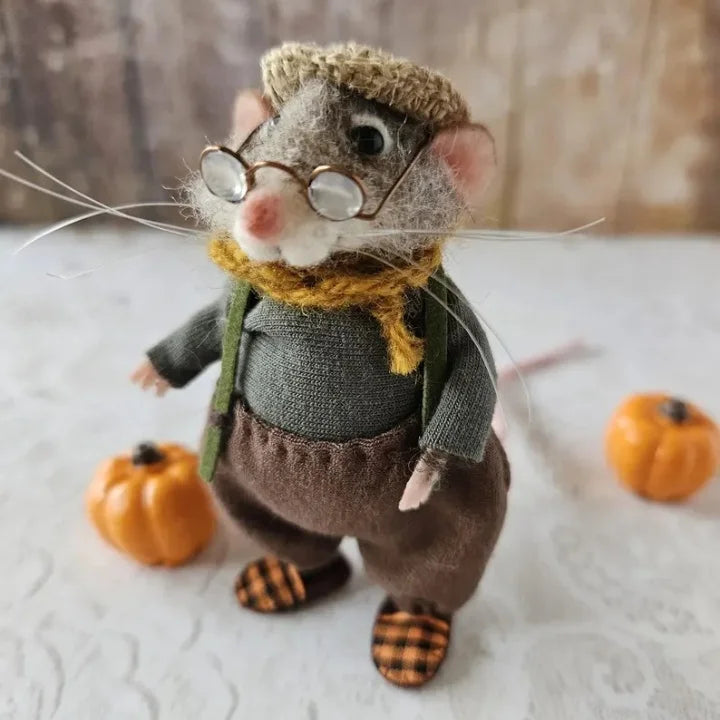 WhiskerWool™ – Handcrafted, Needle-Felted Mouse