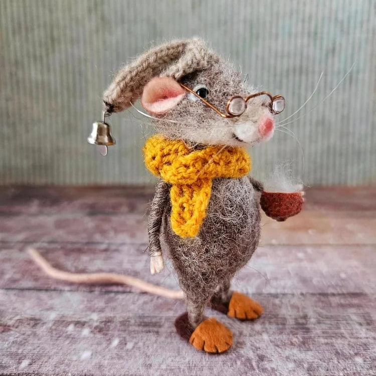 WhiskerWool™ – Handcrafted, Needle-Felted Mouse