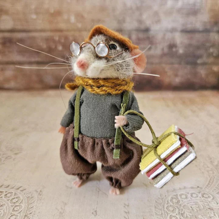 WhiskerWool™ – Handcrafted, Needle-Felted Mouse