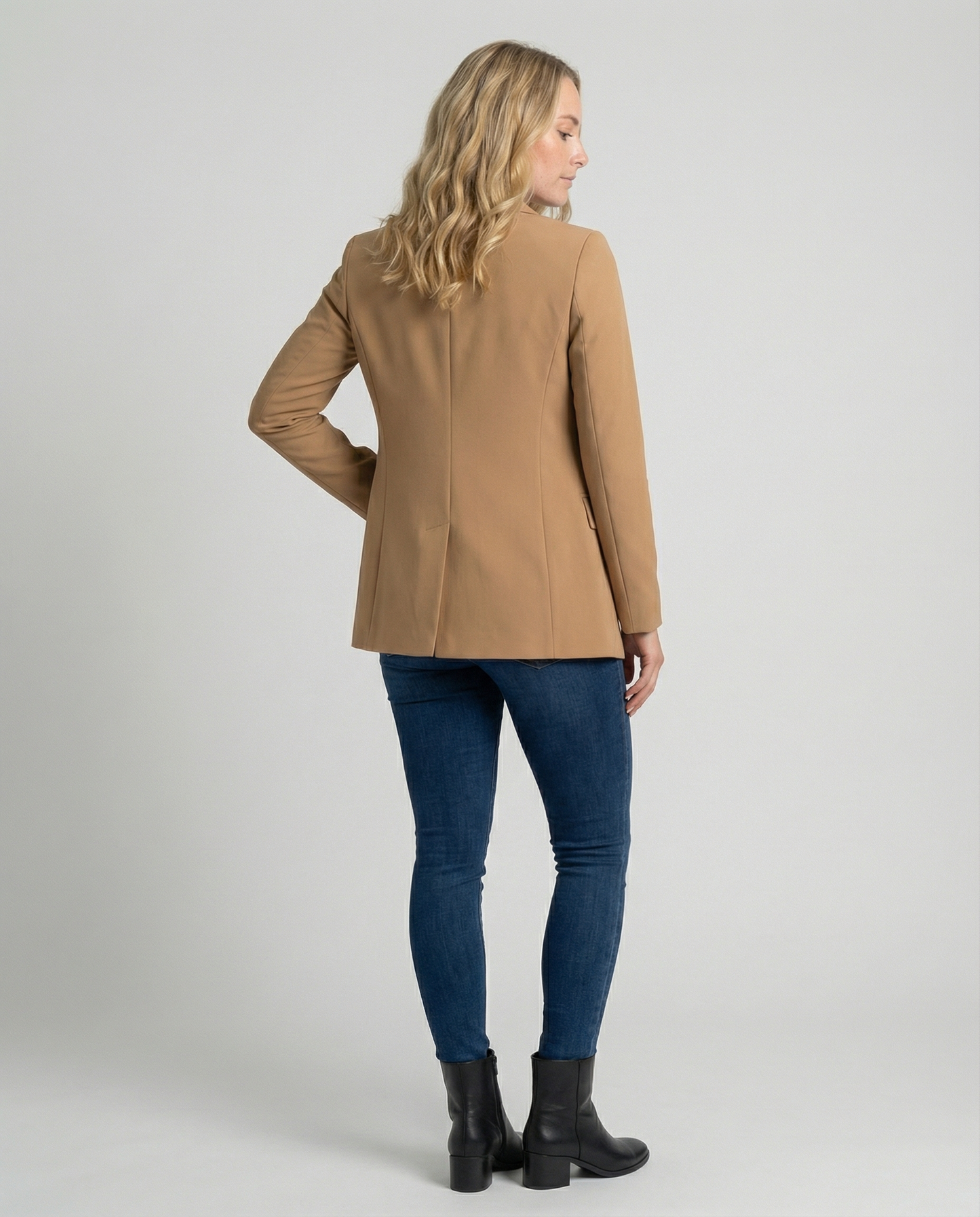 Women's Elegant Blazer with Perfect Fit & Versatile Style | Olvoria Fashion